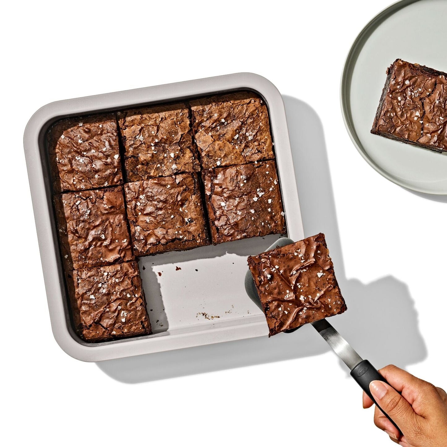 non-stick-pro-ceramic-coated-metal-bakeware-9-square-cake-pan-storm-blue-t5 oxo_9in-square-cake-pan_pdp_03.jpg