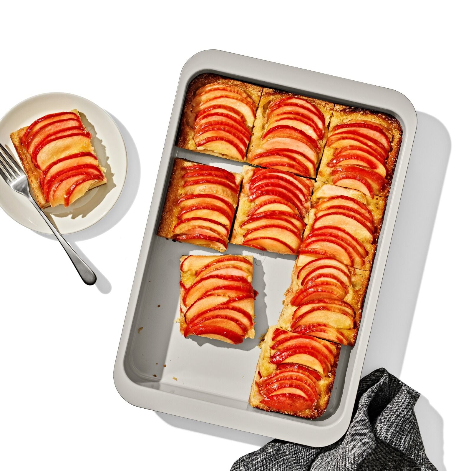 non-stick-pro-ceramic-coated-metal-bakeware-9-x-13-cake-pan-storm-blue-h0 oxo_9x13-cake-pan_pdp_01.jpg