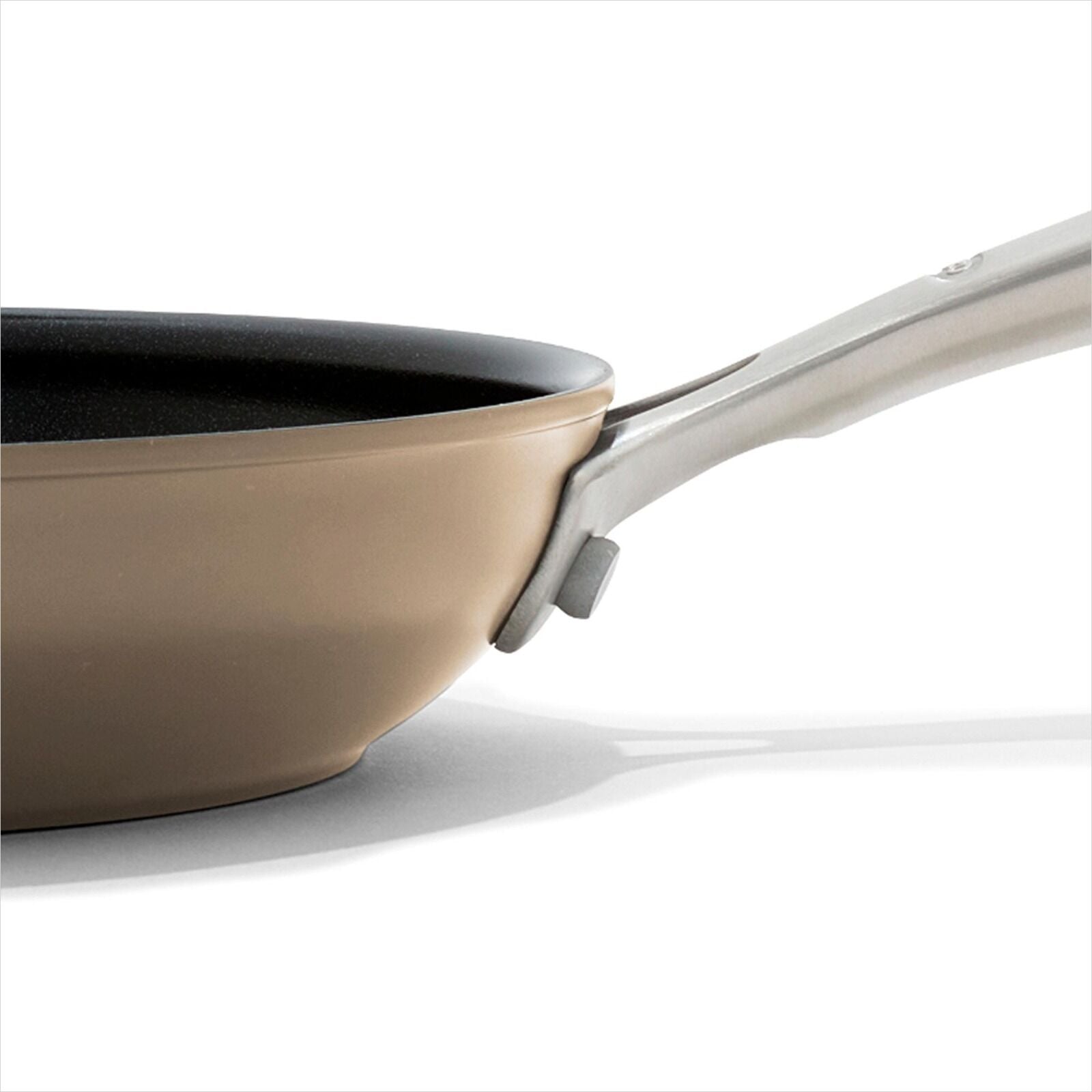 enhanced-non-stick-8-inch-frypan-t5 oxo_cc010457-001_enhanced-nonstick-8in-fry-pan-biscuit_pdp_03.jpg