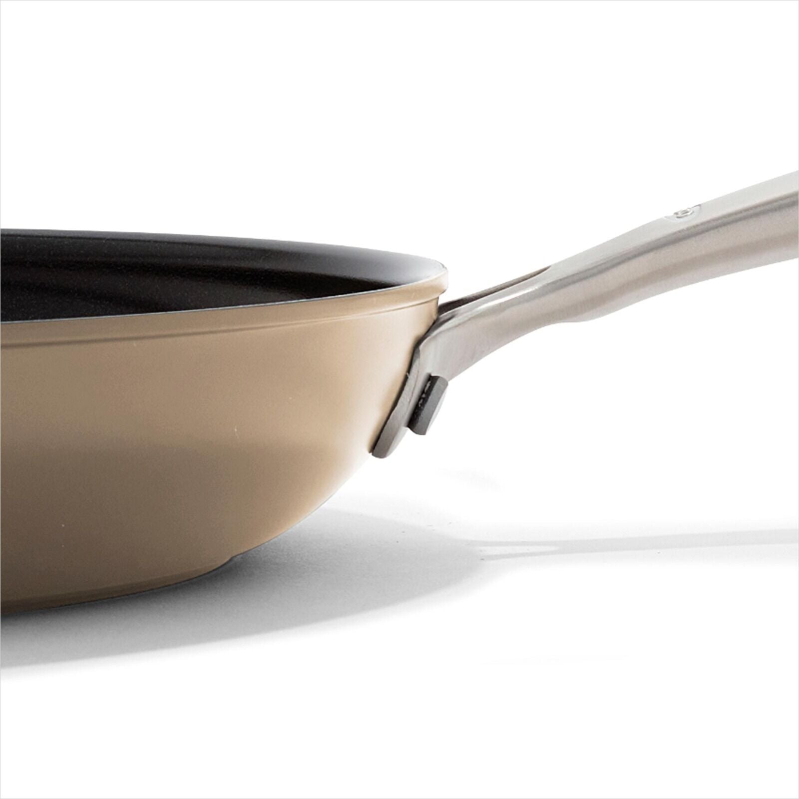 enhanced-non-stick-12-inch-frypan-n0 oxo_cc010459-001_enhanced-nonstick-12in-fry-pan-biscuit_pdp_03.jpg