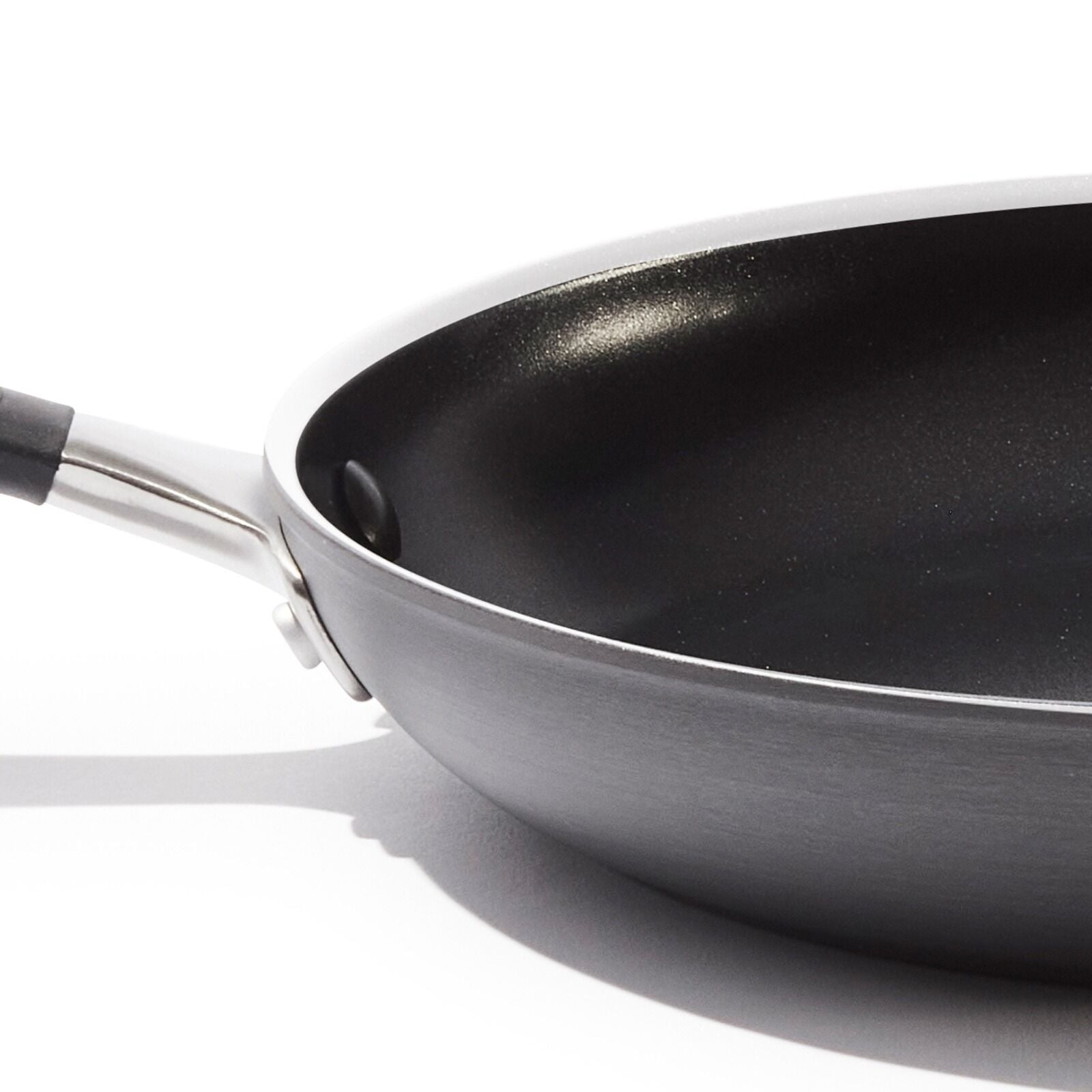 non-stick-pro-every-day-10-inch-fry-pan-p9 oxo_cc010469-001_nonstick-everyday-10in-fry-pan_pdp_06_1_.jpg