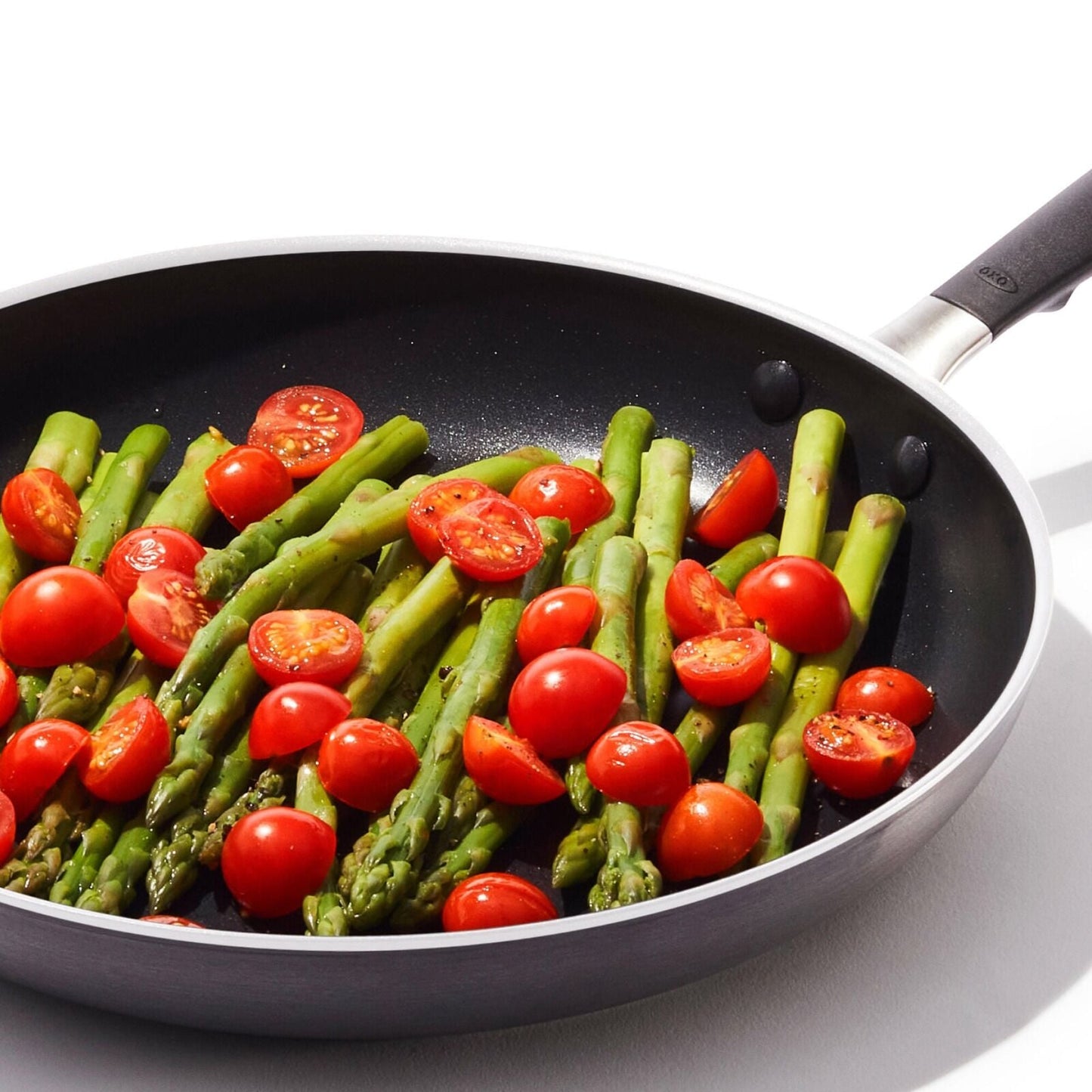 non-stick-pro-every-day-12-inch-frypan-h6 oxo_cc010470-001_nonstick-everyday-12in-fry-pan_pdp_05.jpg