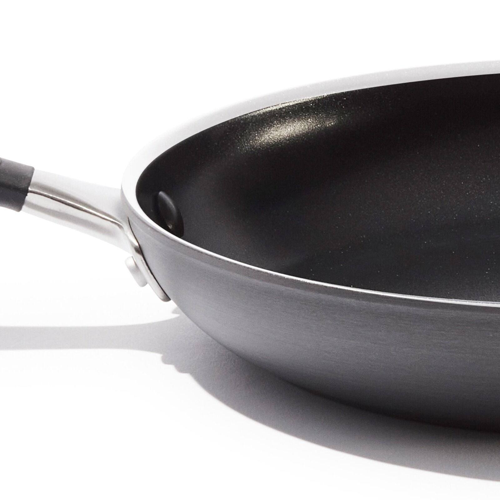 non-stick-pro-every-day-12-inch-frypan-h6 oxo_cc010470-001_nonstick-everyday-12in-fry-pan_pdp_06.jpg