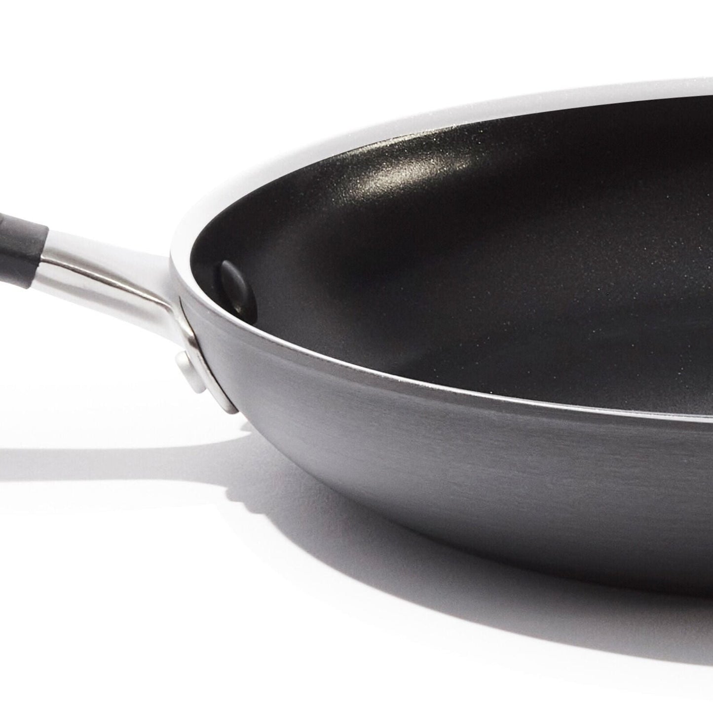 non-stick-pro-every-day-12-inch-frypan-with-lid-o4 oxo_cc010471-001_nonstick-everyday-12in-fry-pan-w-lid_pdp_06.jpg