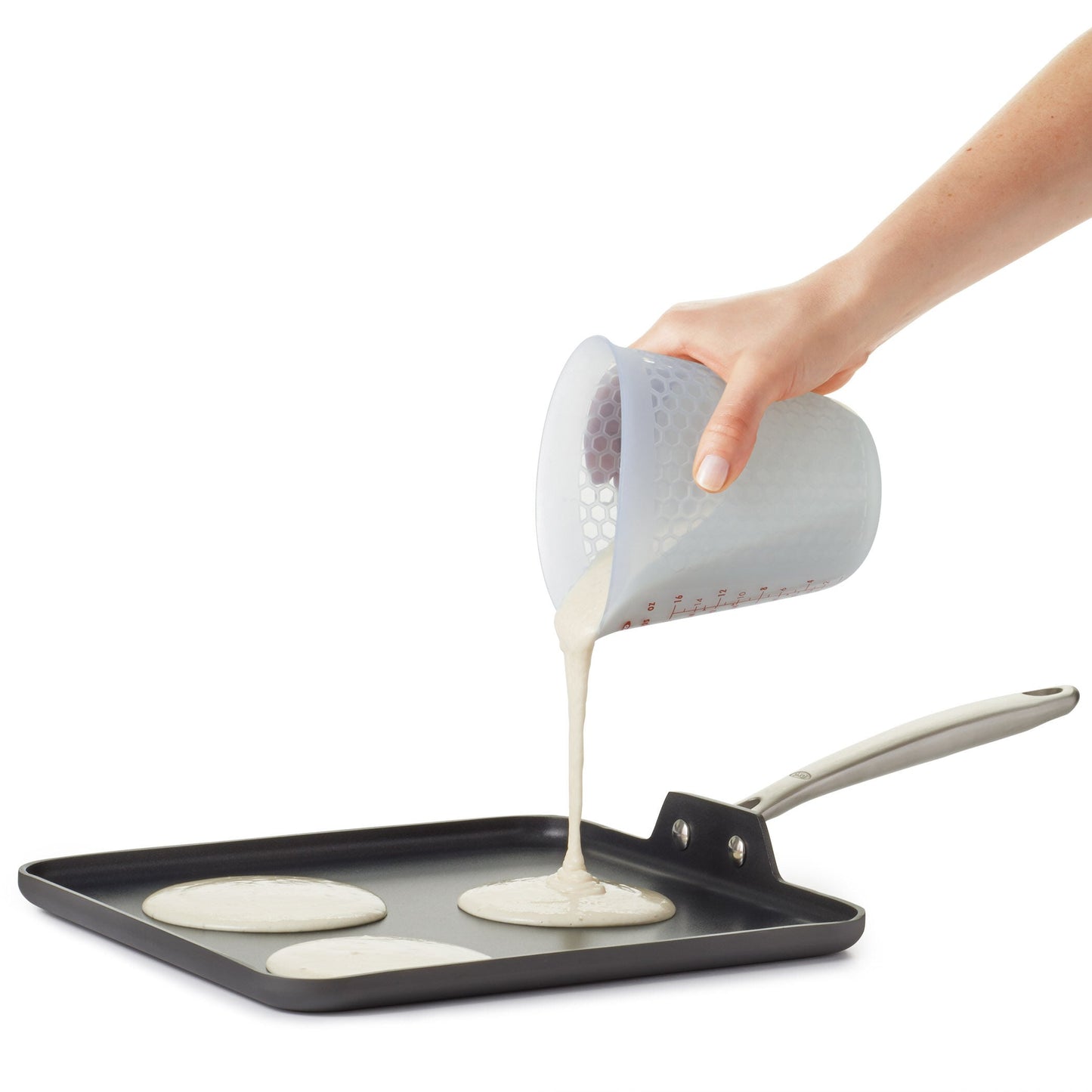 2-cup-squeeze-and-pour-silicone-measuring-cup-y5 oxo_good_grips_silicone_measuring_cup_-_batter.jpg