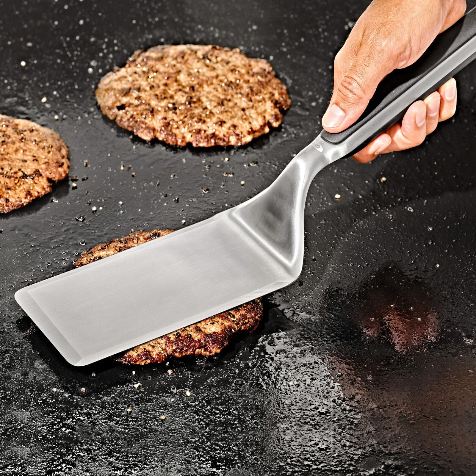 oxo-outdoor-large-griddle-turner-b3 oxo_griddle-turner_pdp_01_1.jpeg
