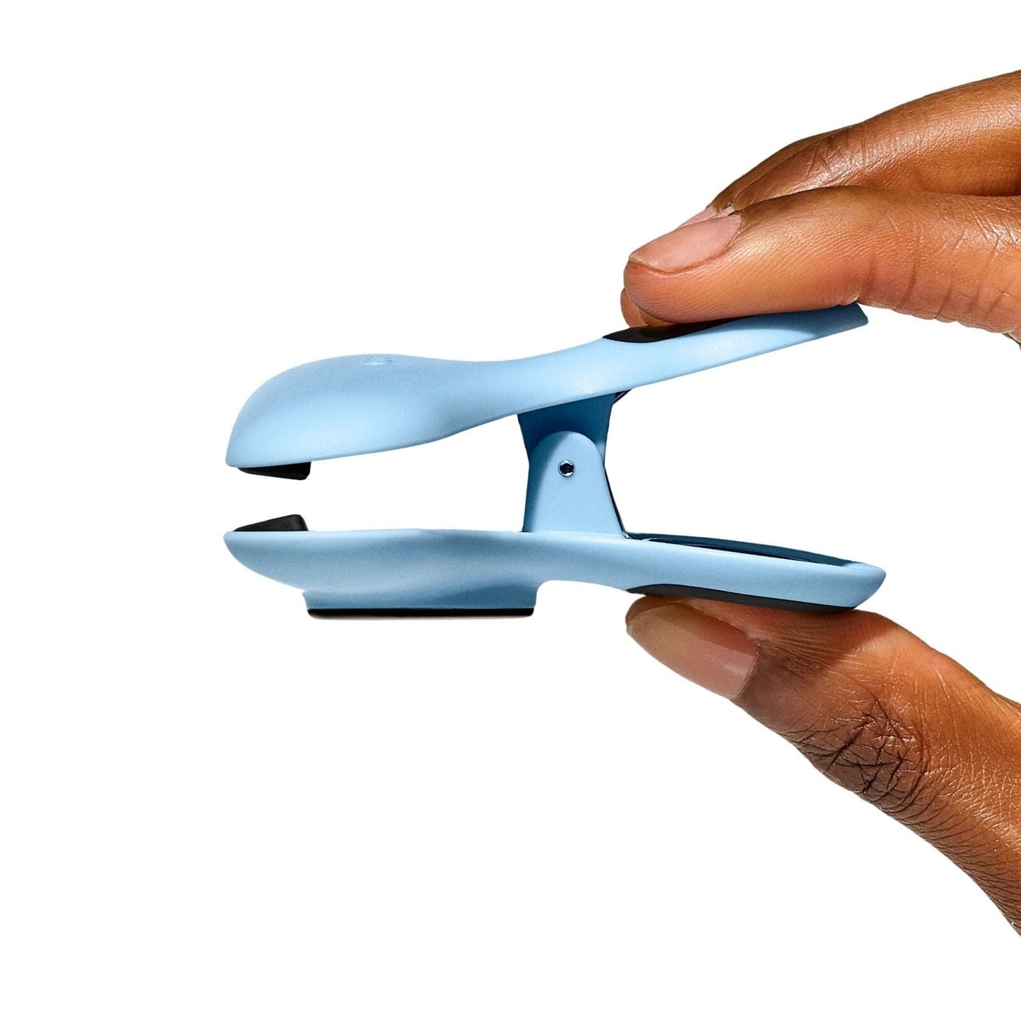 magnetic-heavy-duty-clips-4-piece-a1 oxo_heavy-duty_clips-13362600_013.jpg