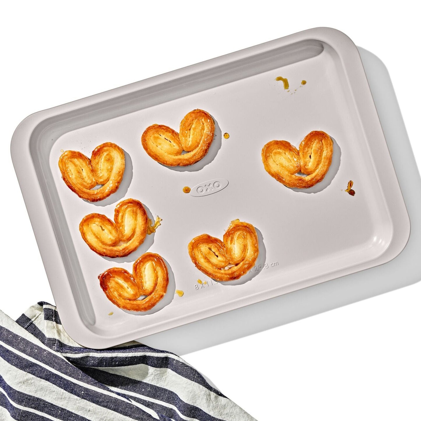 non-stick-pro-ceramic-coated-metal-bakeware-quarter-sheet-pan-storm-blue-r7 oxo_quarter-sheet-pan_pdp_01.jpg