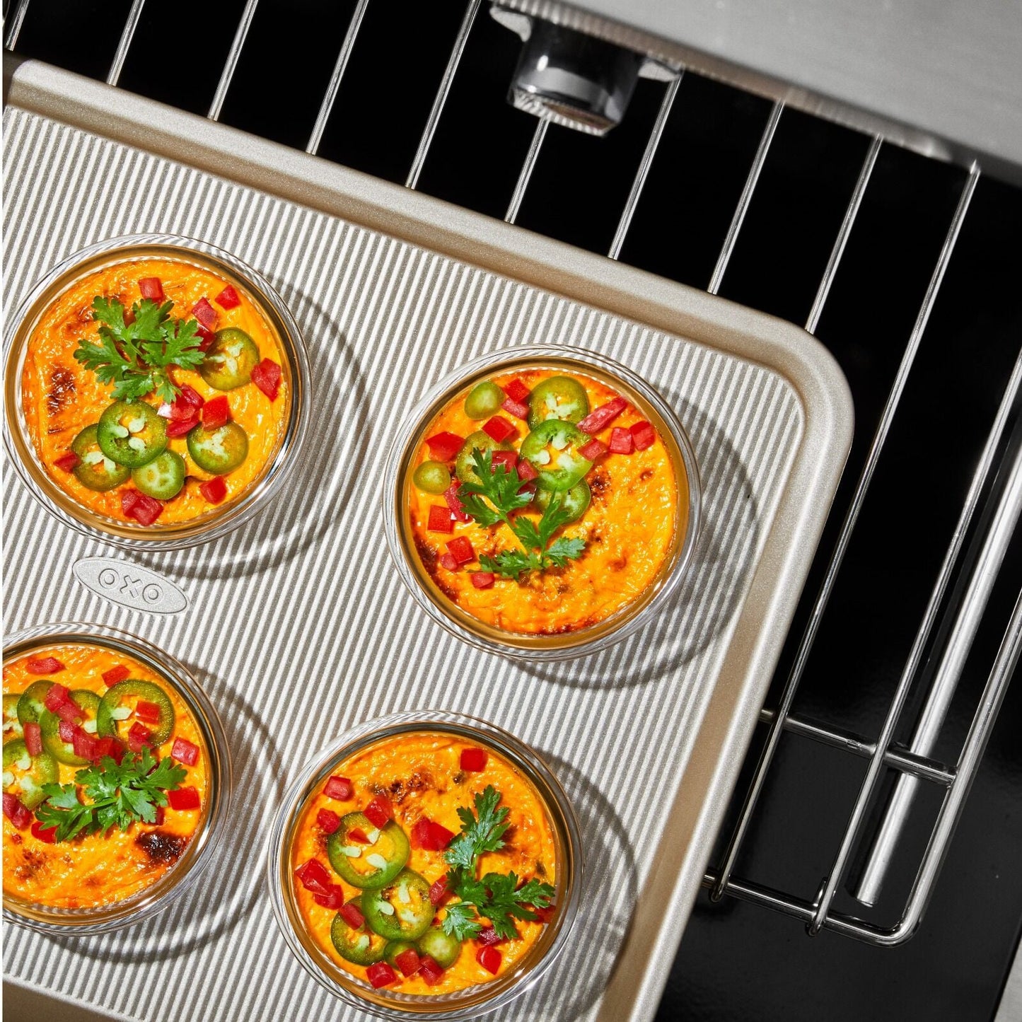 smart-seal-8-piece1-cup-glass-round-container-set-c2 oxo_smart_seal_containers-11382700_013.jpg