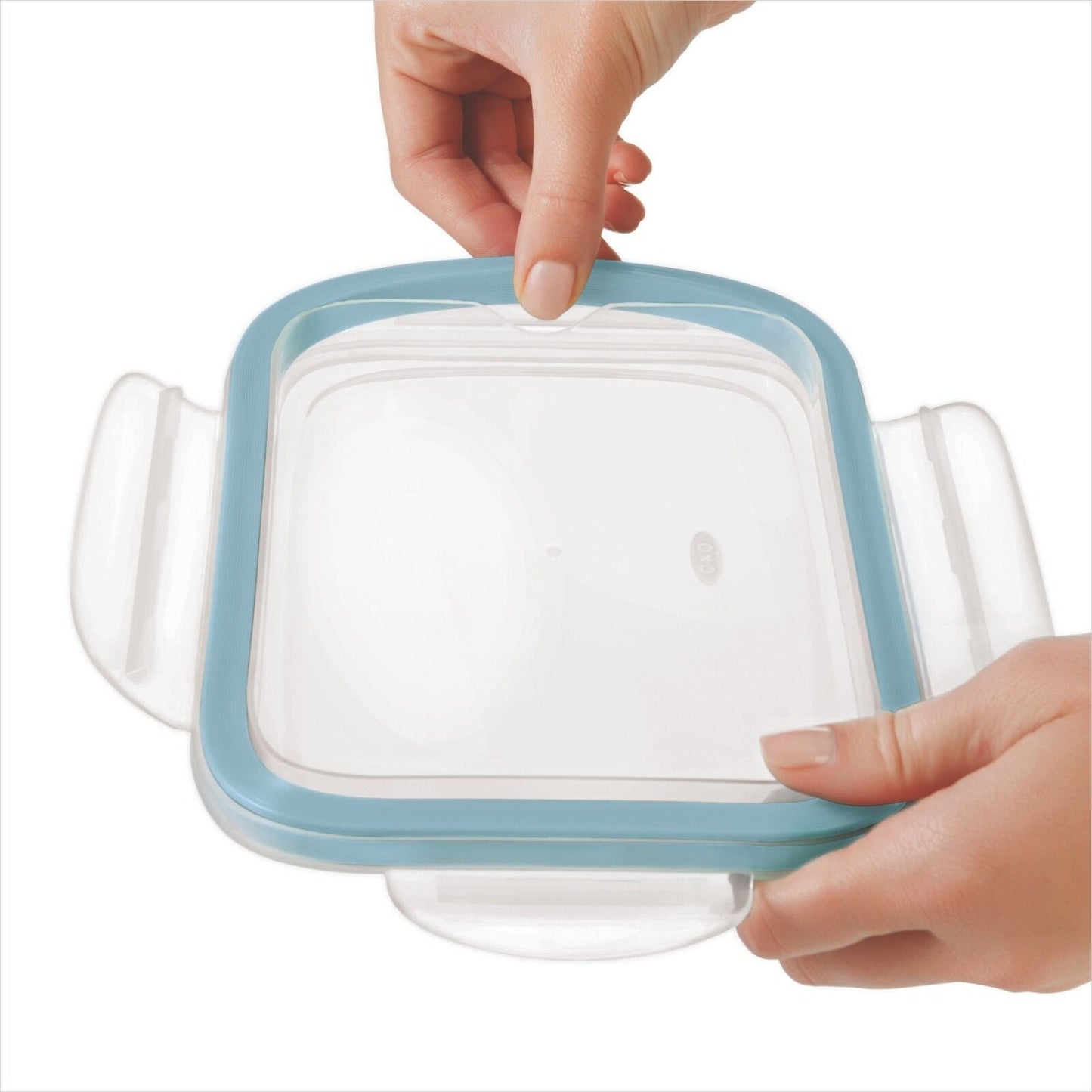 smart-seal-1-6-cup-glass-rectangle-container-arctic-blue-z6 oxo_smartseal_rectangle-glass-arctic_pdp_05_2.jpeg