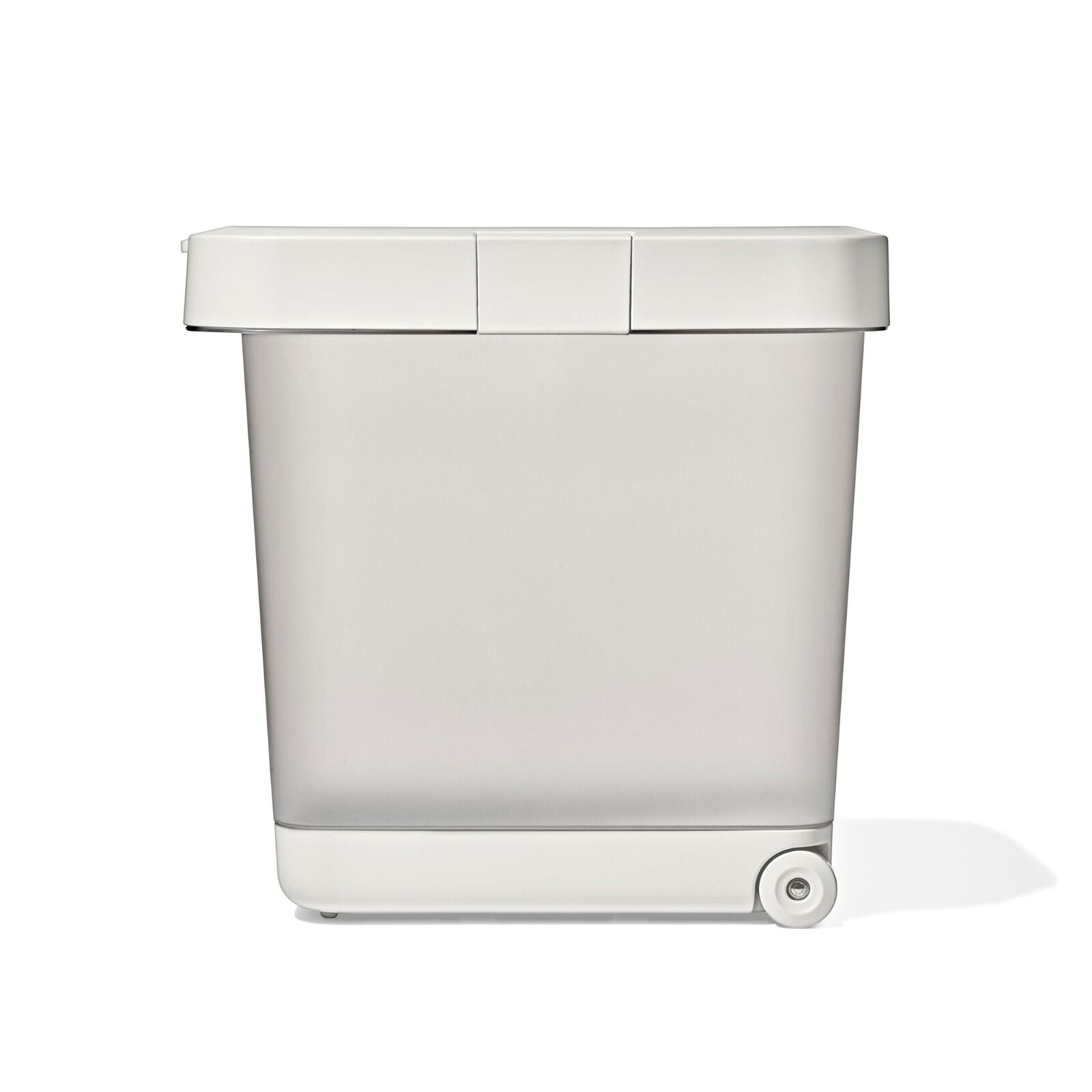 oxo-pet-airtight-food-container-with-scoop-large-n7 pet_7301500_airtight-food-container-large_pdp_07.jpeg