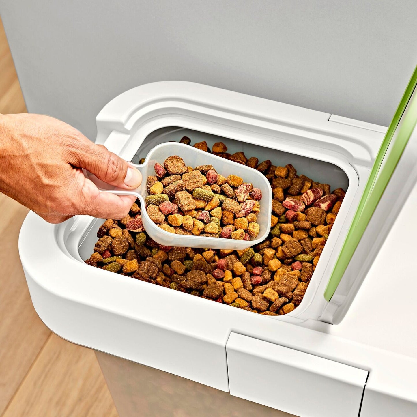 oxo-pet-airtight-food-container-with-scoop-extra-large-n5 pet_7301600_airtight-food-container-extra-large_pdp_04.jpeg
