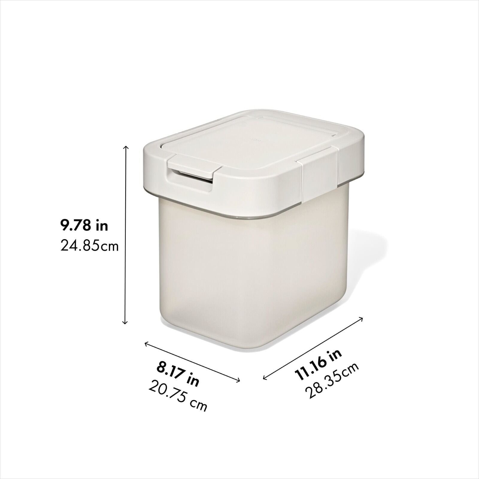 oxo-pet-airtight-food-container-with-scoop-small-j4 pet_7301700_airtight-food-container-small_apdp_01_dim.jpg