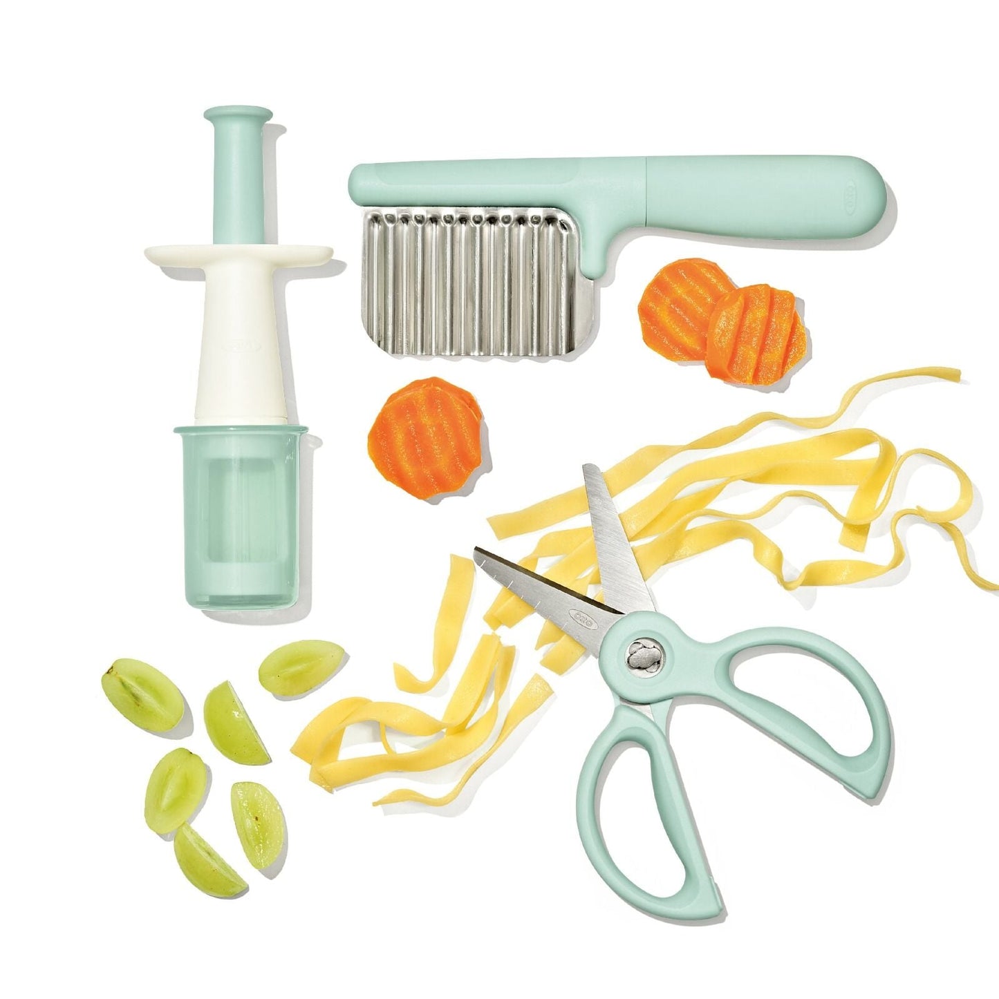 cut-and-prep-set-3-piece-l3 tot_61176700_baby-food-prep-set_pdp_01.jpeg