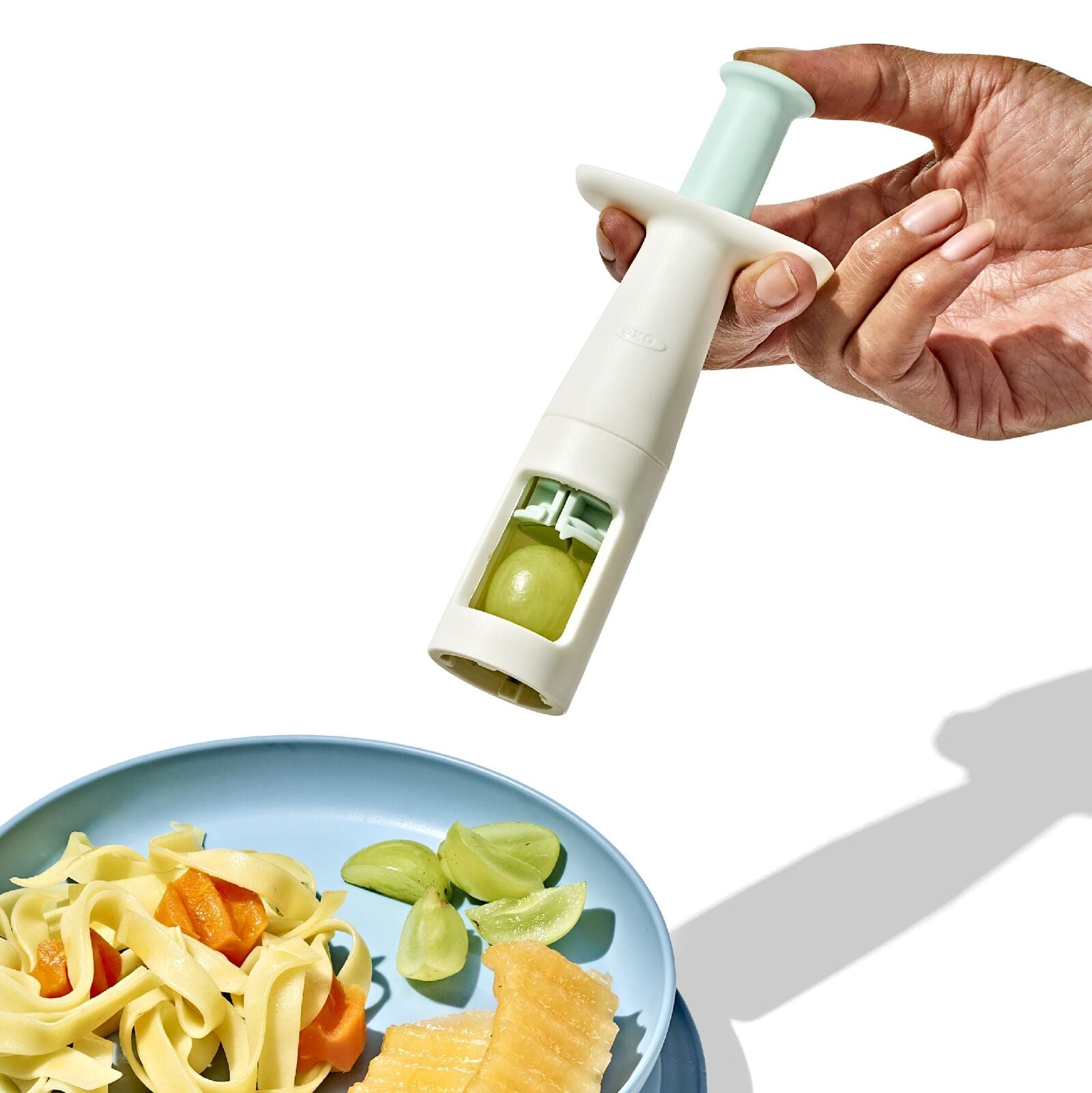 cut-and-prep-set-3-piece-l3 tot_61176700_baby-food-prep-set_pdp_05.jpeg