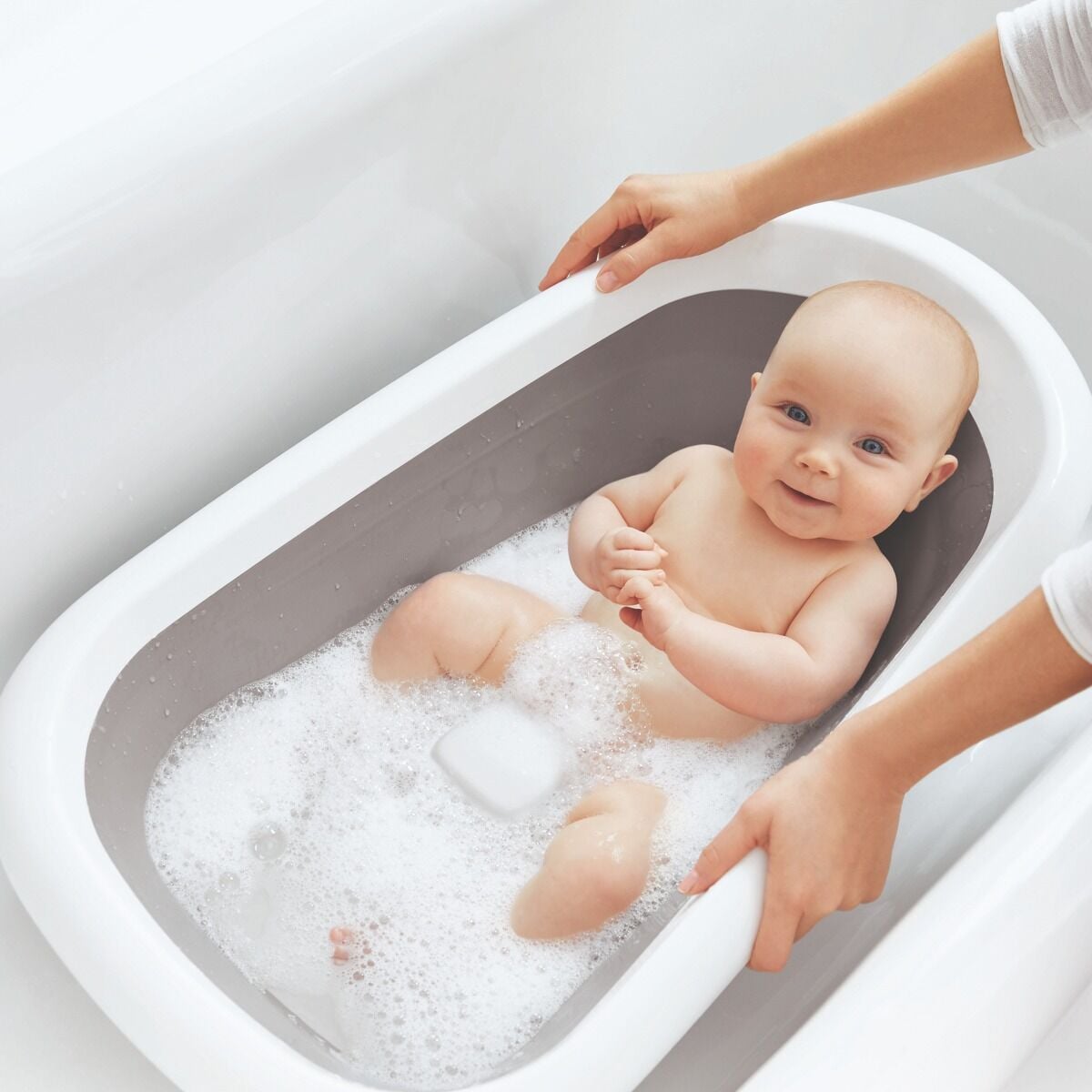 splash-and-store-bathtub-d9 tot_63142700_4g.jpg